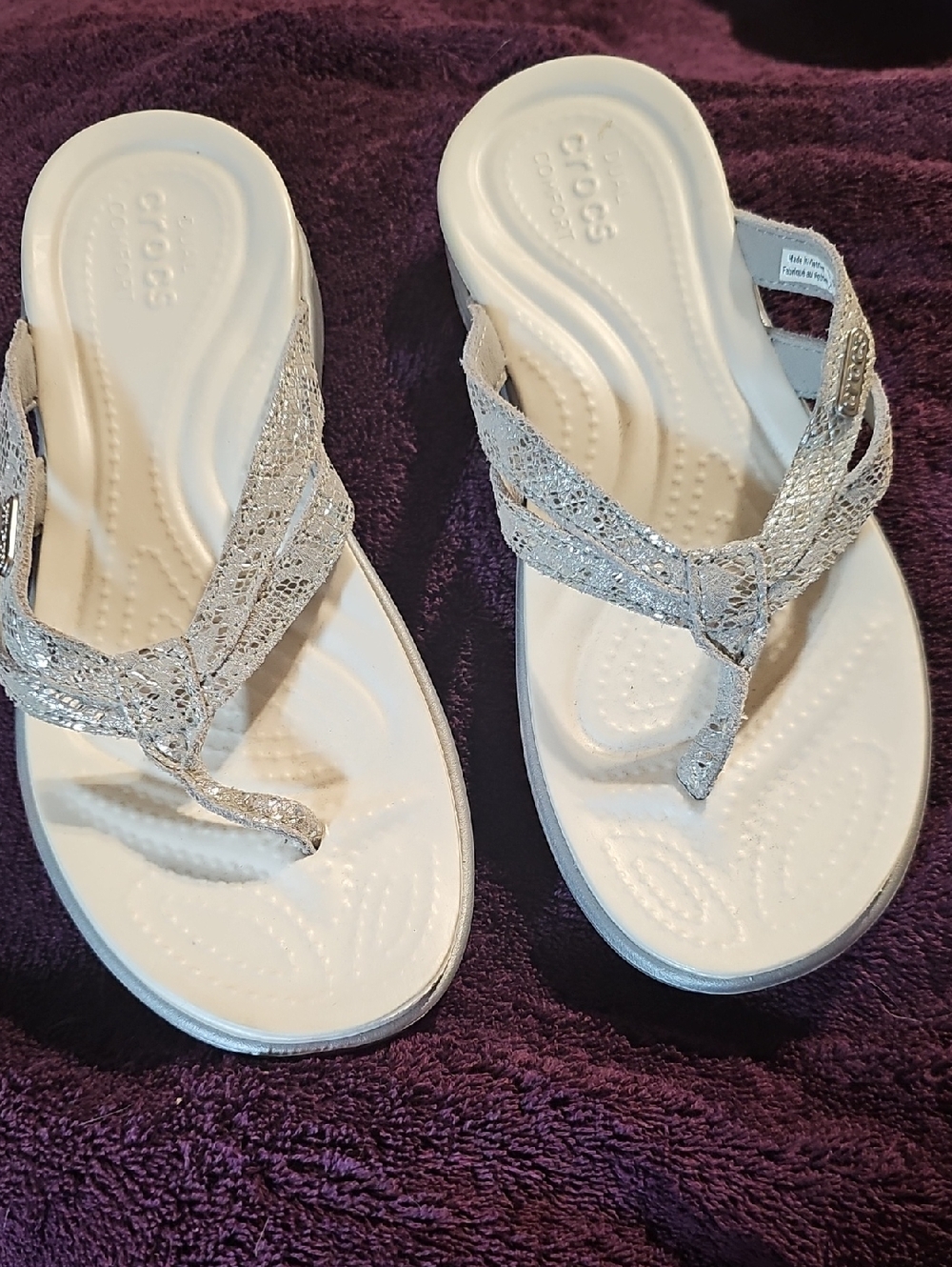 CROCS Women’s White Sandal with Silver Glitter Straps